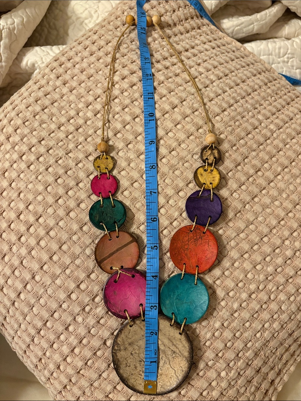 Multicolor Coconut Shell Statement Necklace. - Picture 3 of 3